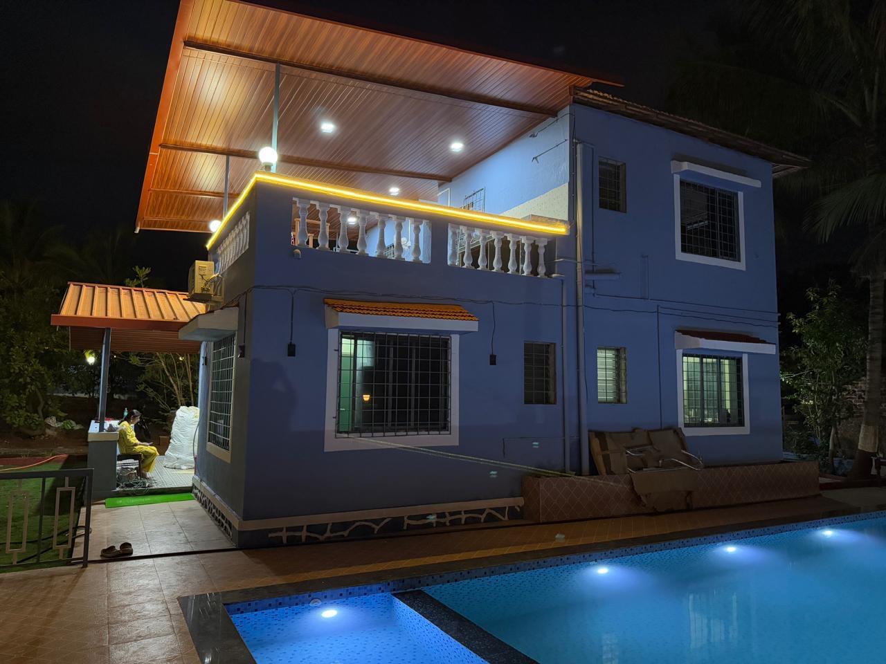 Night pool ambience